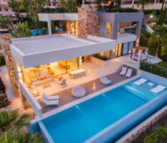 Роскошная вилла в Нуэва Андалусия, 592 кв.м, с террасой