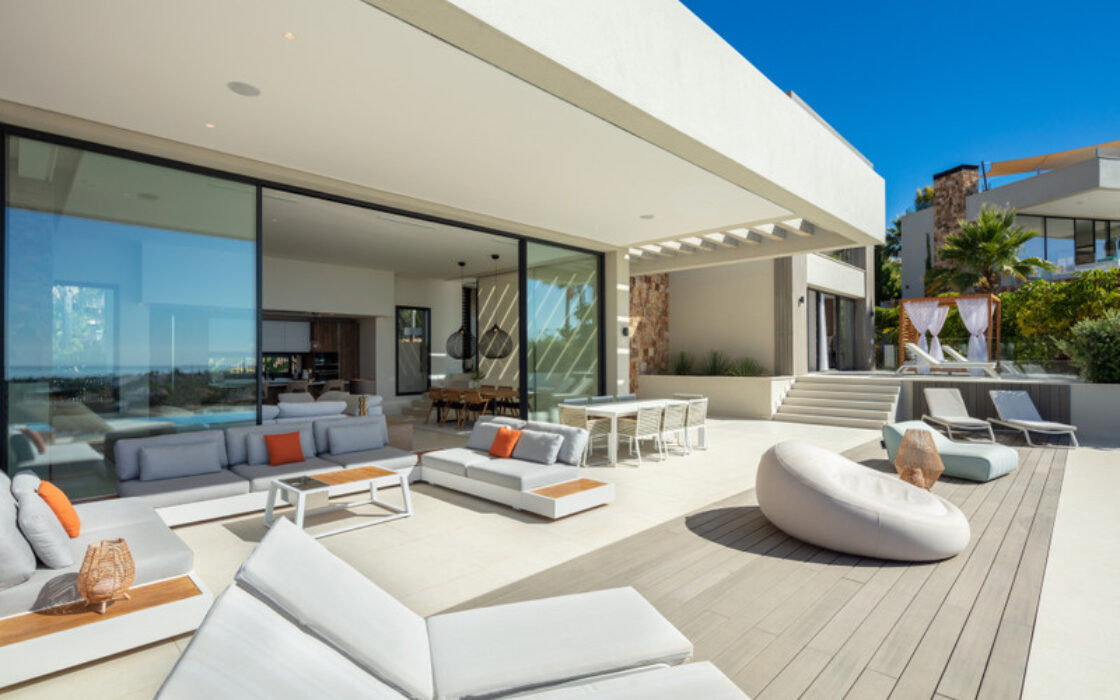 Роскошная вилла в Нуэва Андалусия, 592 кв.м, с террасой