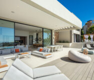 Роскошная вилла в Нуэва Андалусия, 592 кв.м, с террасой