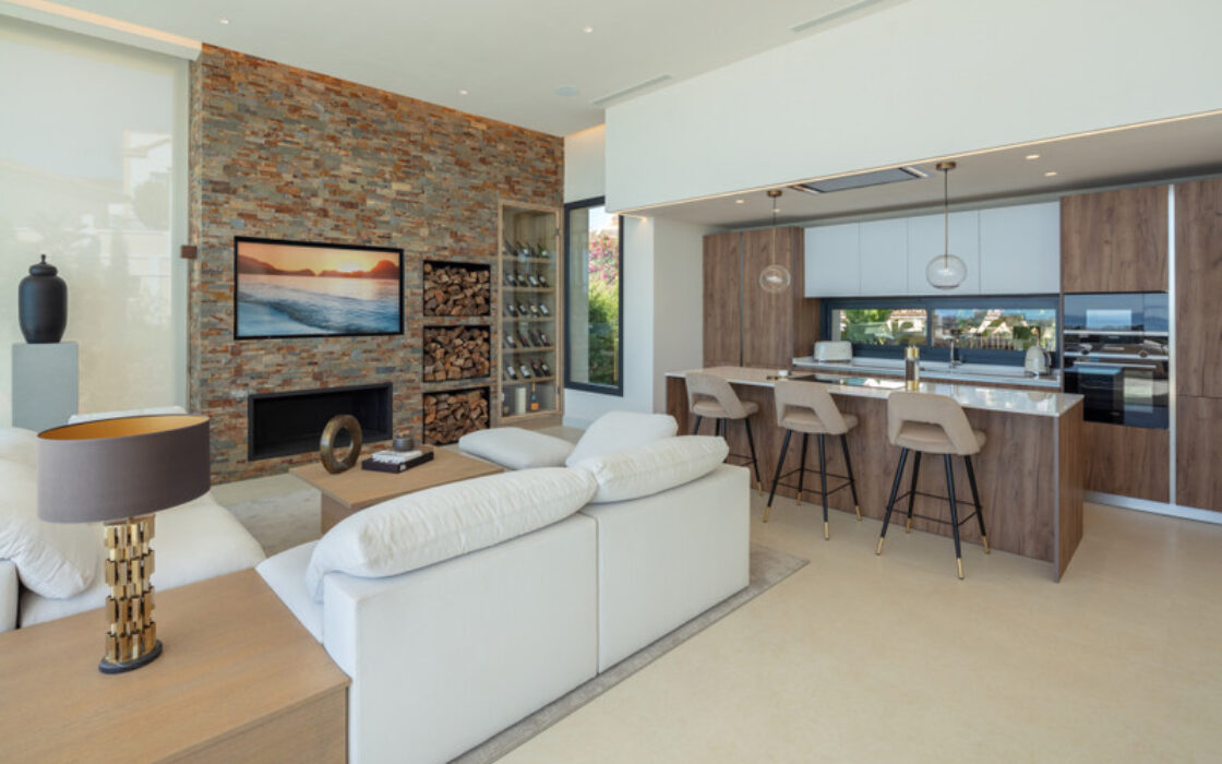 Роскошная вилла в Нуэва Андалусия, 592 кв.м, с террасой