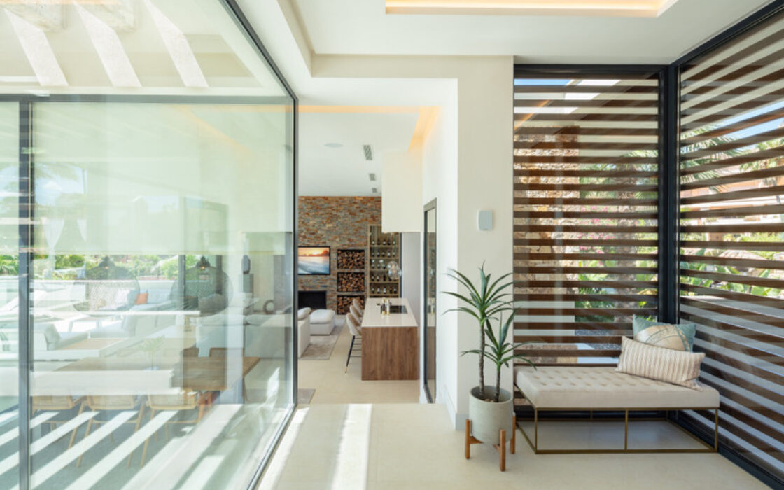 Роскошная вилла в Нуэва Андалусия, 592 кв.м, с террасой