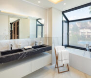 Роскошная вилла в Нуэва Андалусия, 592 кв.м, с террасой