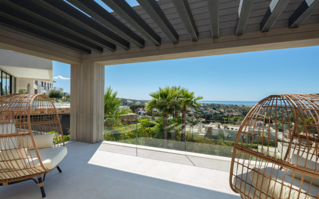 Роскошная вилла в Нуэва Андалусия, 592 кв.м, с террасой