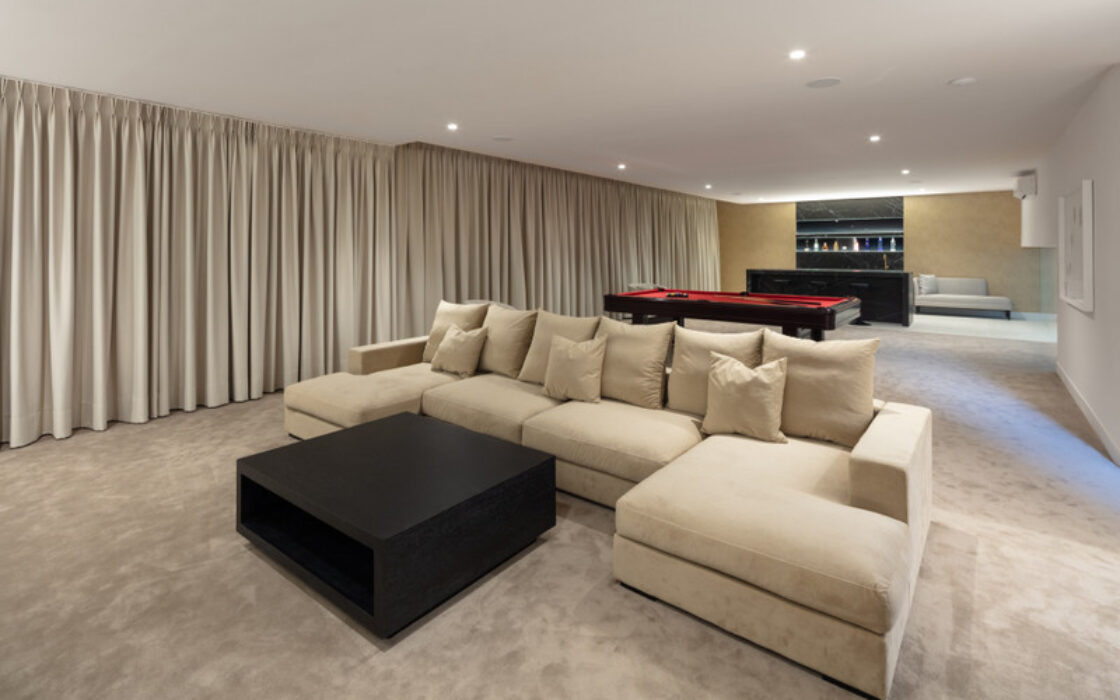 Роскошная вилла в Нуэва Андалусия, 592 кв.м, с террасой