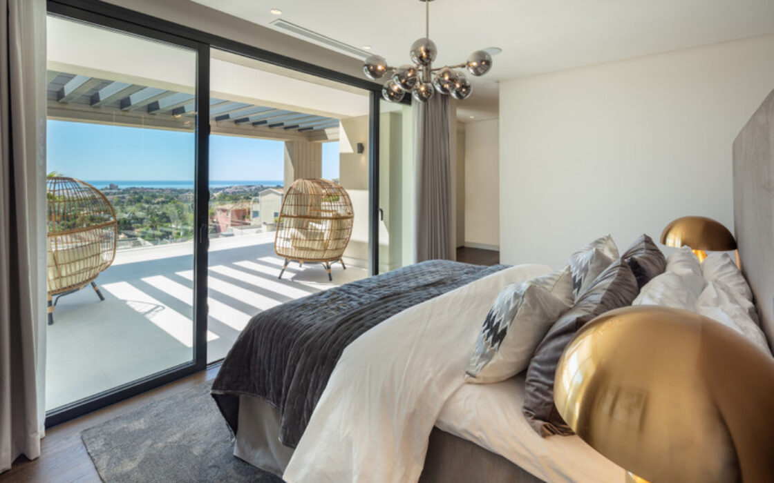 Роскошная вилла в Нуэва Андалусия, 592 кв.м, с террасой