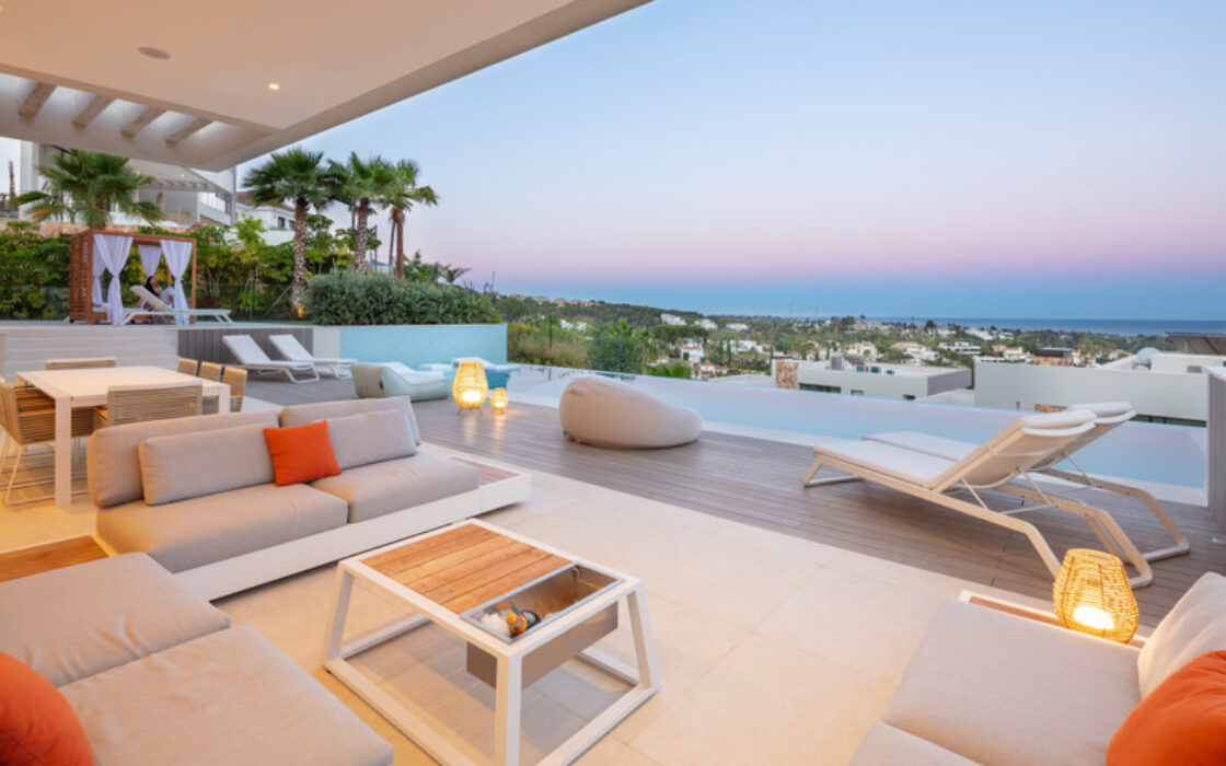 Роскошная вилла в Нуэва Андалусия, 592 кв.м, с террасой