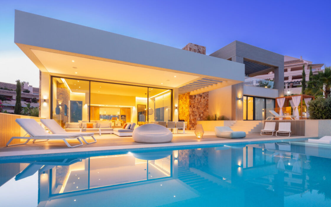 Роскошная вилла в Нуэва Андалусия, 592 кв.м, с террасой