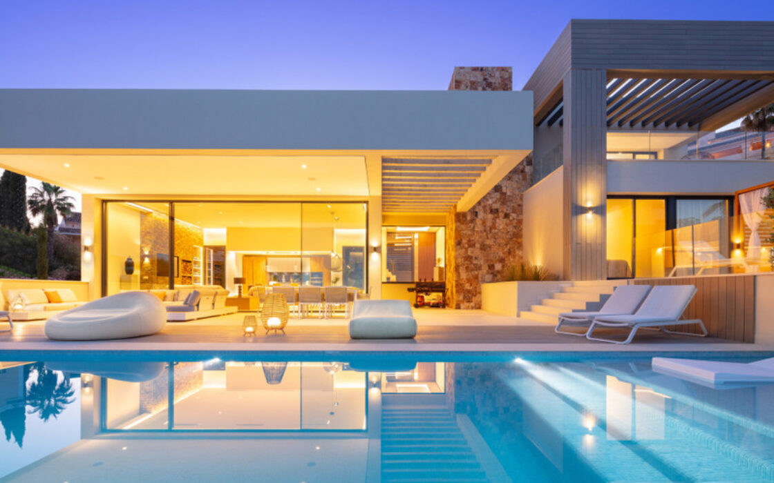 Роскошная вилла в Нуэва Андалусия, 592 кв.м, с террасой