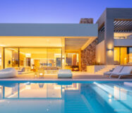 Роскошная вилла в Нуэва Андалусия, 592 кв.м, с террасой