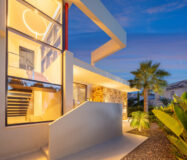 Роскошная вилла в Нуэва Андалусия, 592 кв.м, с террасой