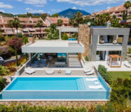 Роскошная вилла в Нуэва Андалусия, 592 кв.м, с террасой