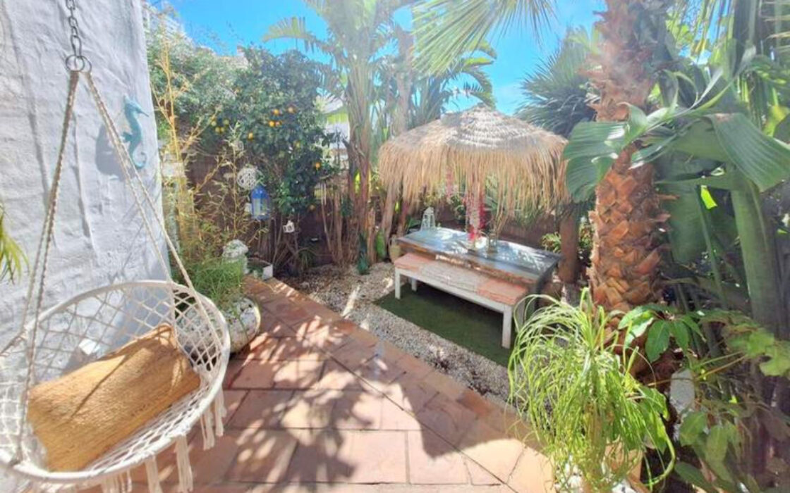 Квартира с садом и южной ориентацией в Касаресе 136 кв.м