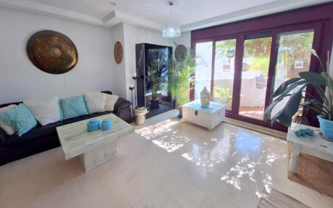 Квартира с садом и южной ориентацией в Касаресе 136 кв.м