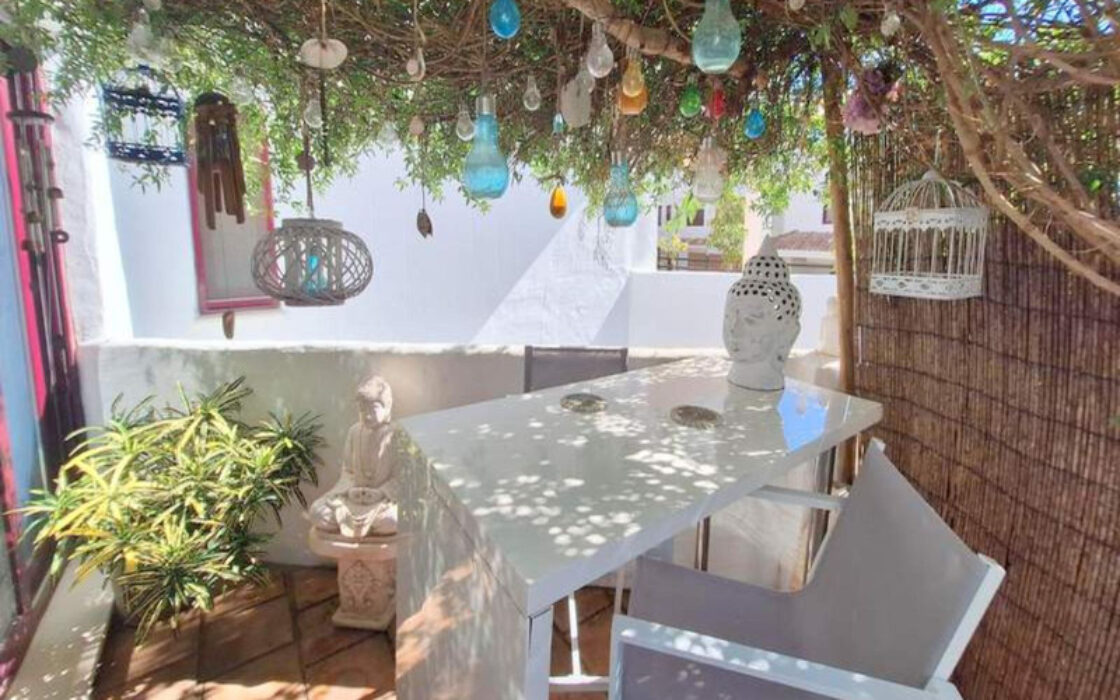 Квартира с садом и южной ориентацией в Касаресе 136 кв.м