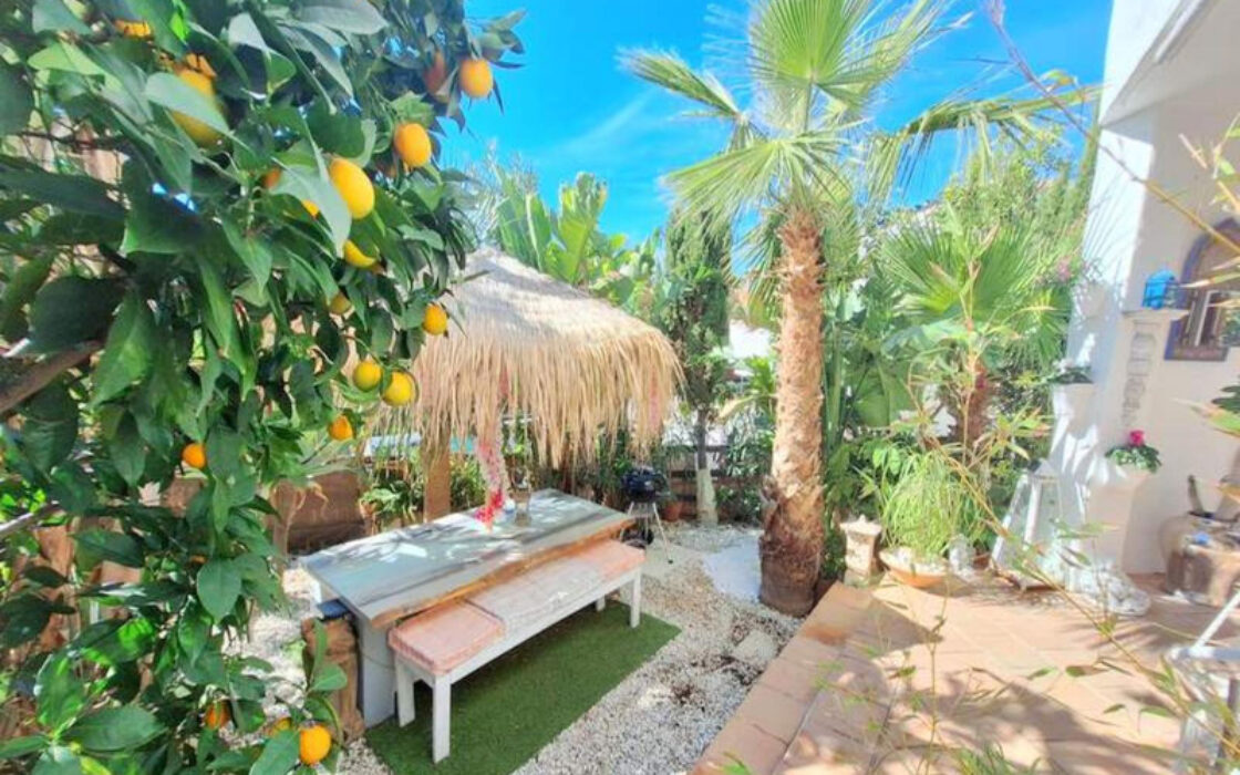 Квартира с садом и южной ориентацией в Касаресе 136 кв.м