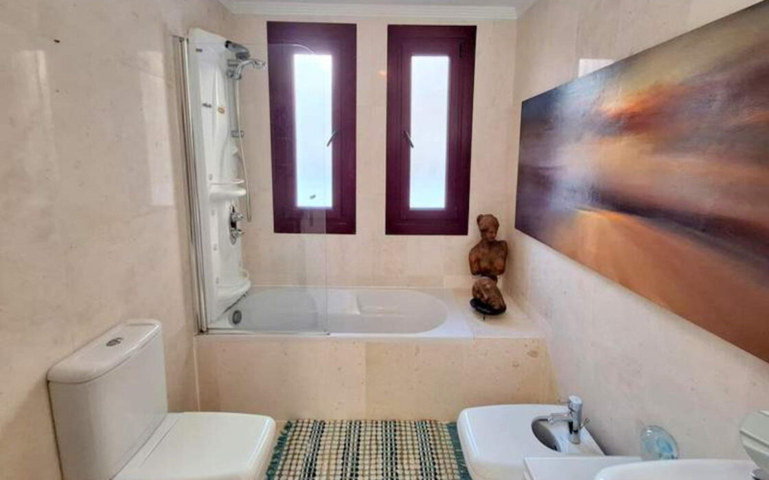 Квартира с садом и южной ориентацией в Касаресе 136 кв.м