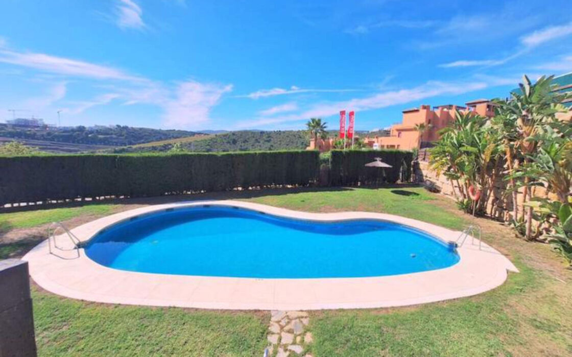 Квартира с садом и южной ориентацией в Касаресе 136 кв.м