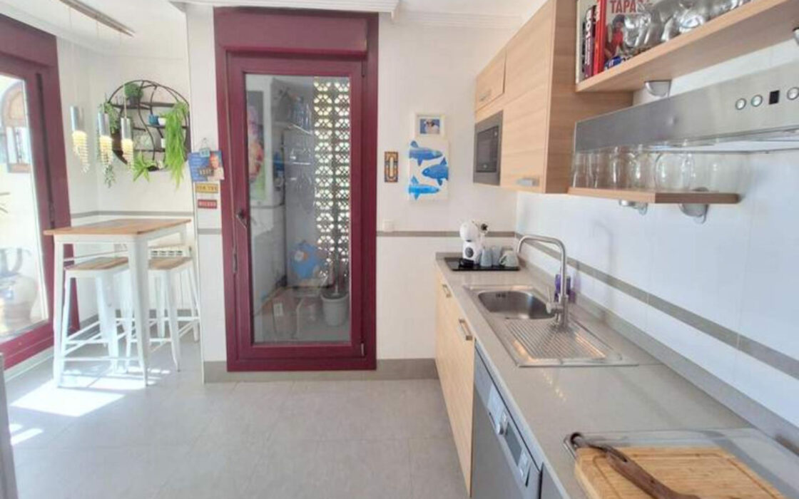 Квартира с садом и южной ориентацией в Касаресе 136 кв.м