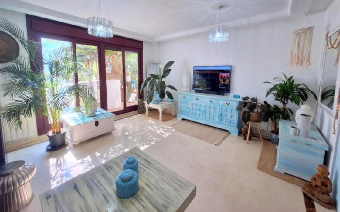 Квартира с садом и южной ориентацией в Касаресе 136 кв.м