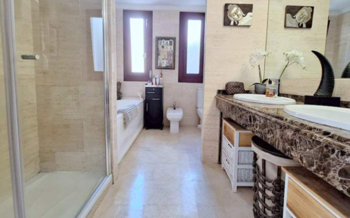 Квартира с садом и южной ориентацией в Касаресе 136 кв.м