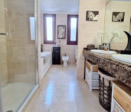 Квартира с садом и южной ориентацией в Касаресе 136 кв.м