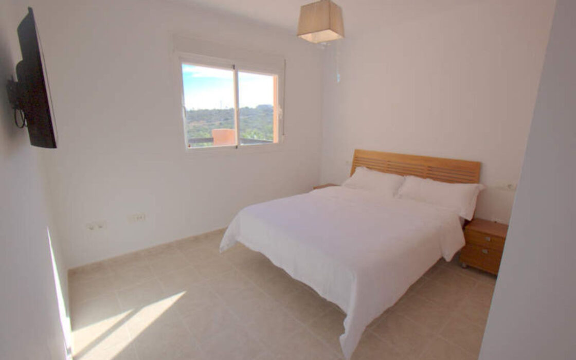 Квартира с садом и южной ориентацией в Касаресе 136 кв.м