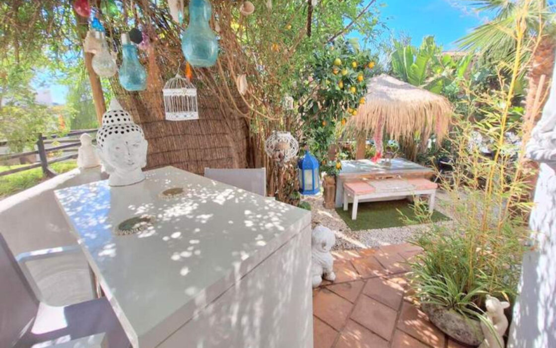 Квартира с садом и южной ориентацией в Касаресе 136 кв.м