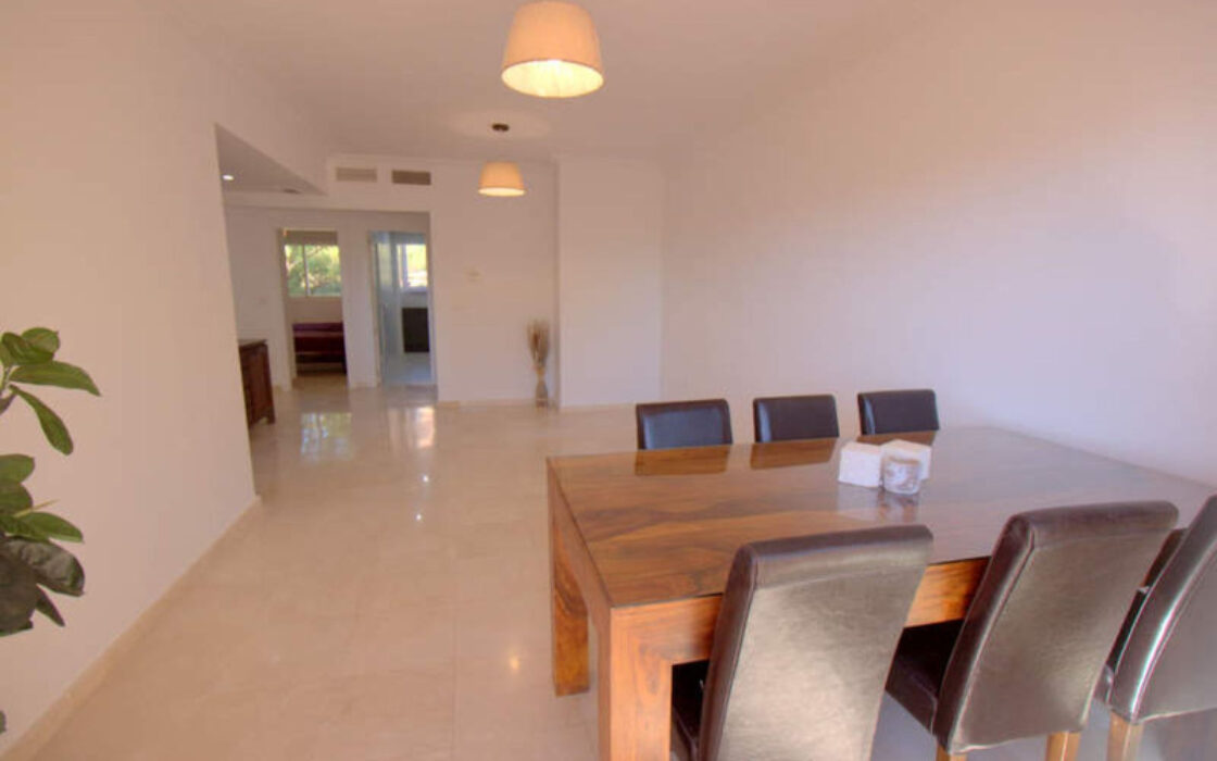 Квартира с садом и южной ориентацией в Касаресе 136 кв.м