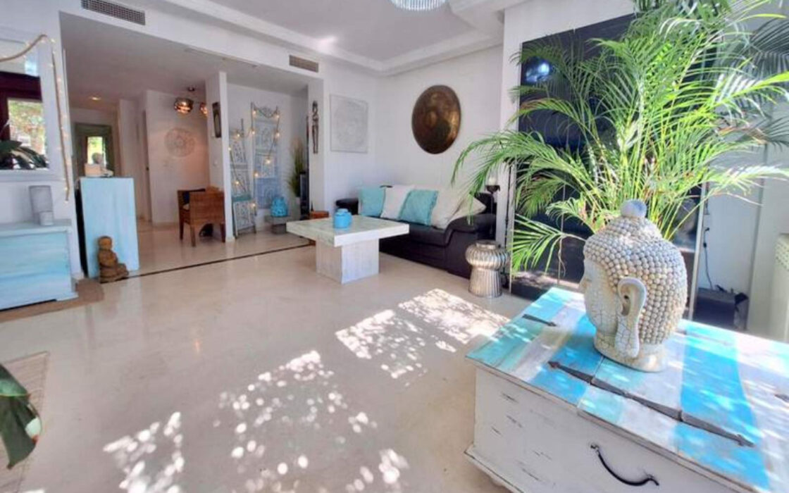 Квартира с садом и южной ориентацией в Касаресе 136 кв.м