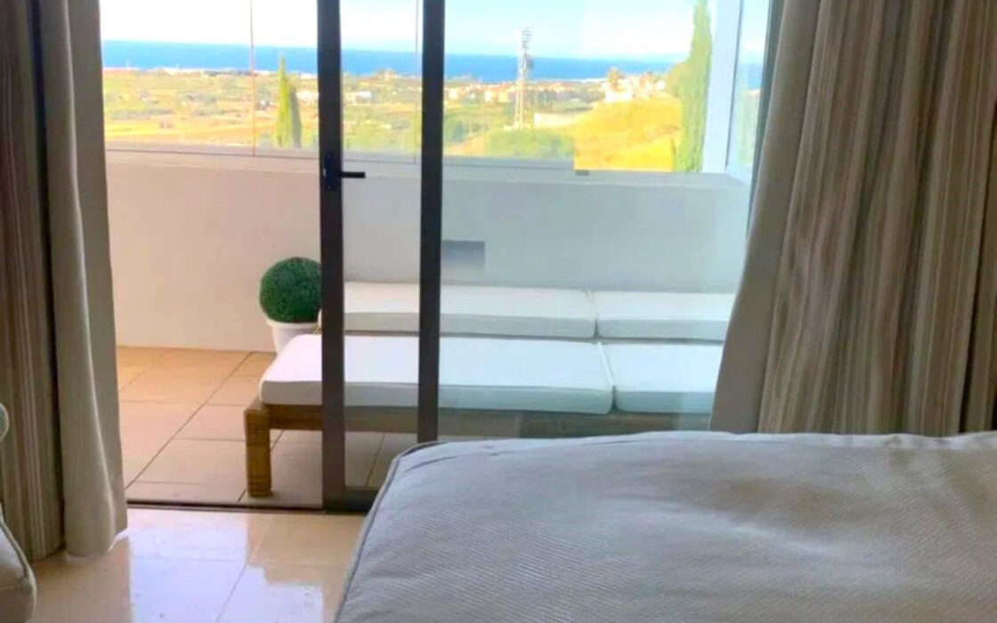 Розкішні апартаменти з терасою в Бенахавісі, 164 кв.м.