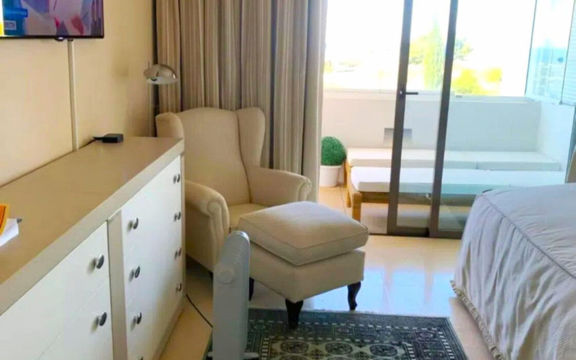 Розкішні апартаменти з терасою в Бенахавісі, 164 кв.м.