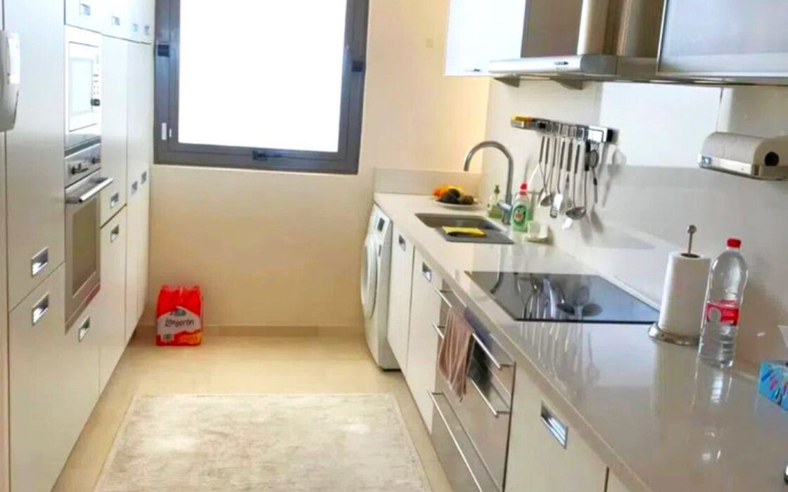 Розкішні апартаменти з терасою в Бенахавісі, 164 кв.м.