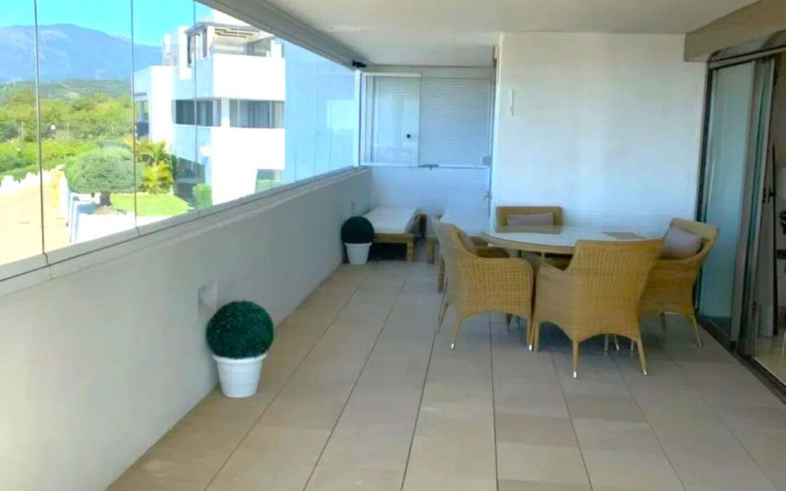 Розкішні апартаменти з терасою в Бенахавісі, 164 кв.м.