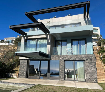 Вілла з терасою в Міхасі, 254 кв.м, біля моря