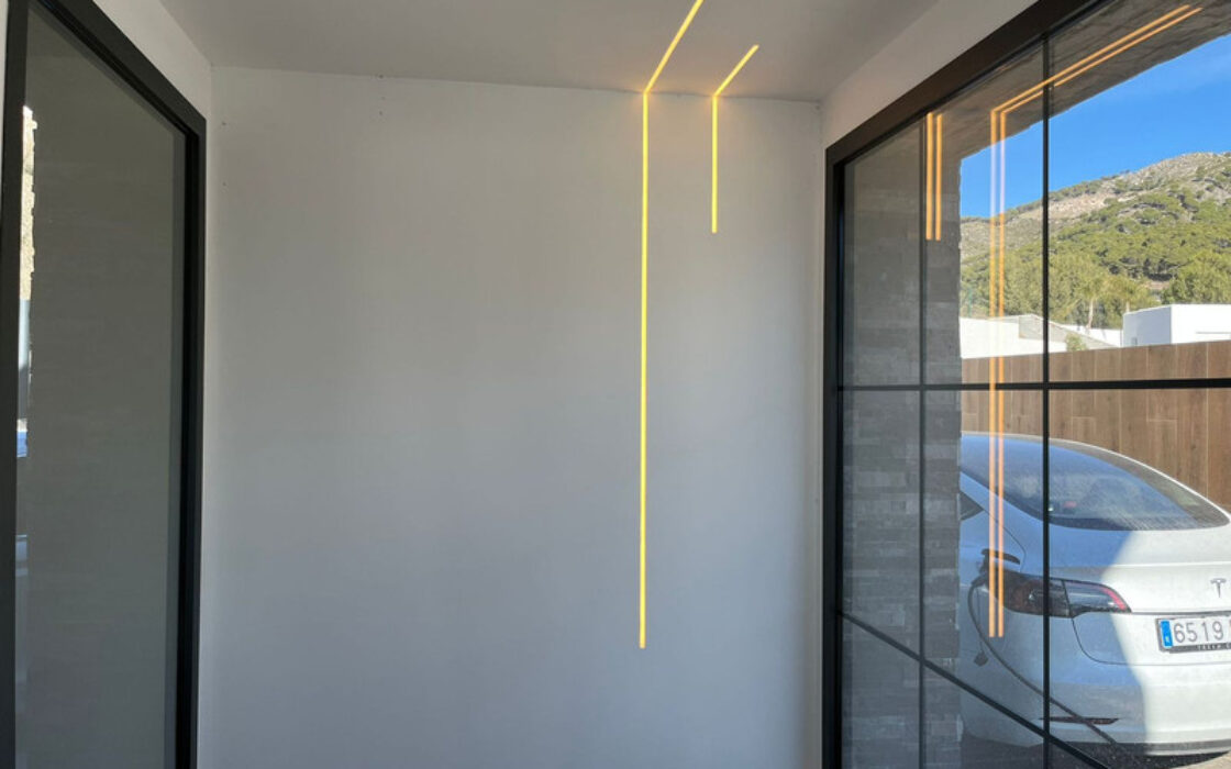 Вилла с террасой в Михасе, 254 кв.м, у моря