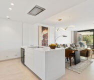 Квартира 3 комнаты в Восточной Марбелье с террасой 124 кв.м