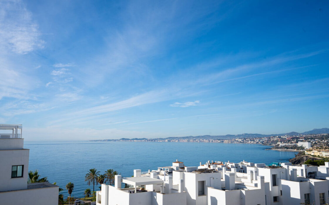 Квартира 3 комнаты 98 кв.м с террасой в Торрекебраде