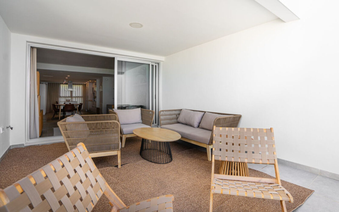 Квартира 3 комнаты 98 кв.м с террасой в Торрекебраде