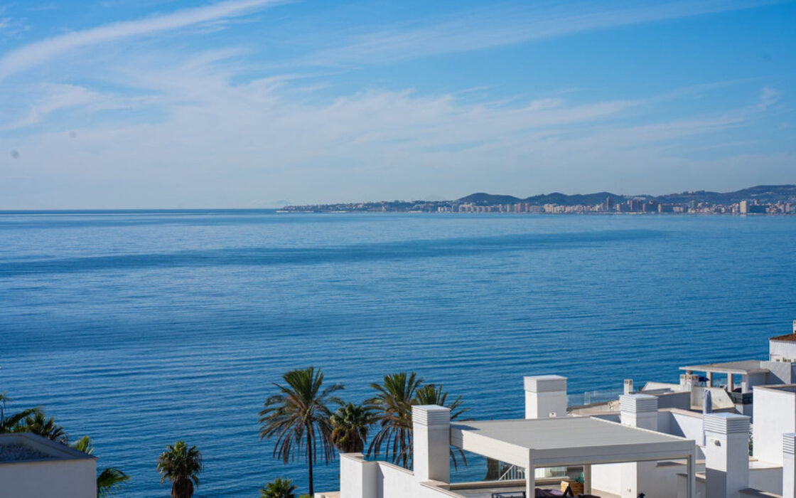 Квартира 3 комнаты 98 кв.м с террасой в Торрекебраде