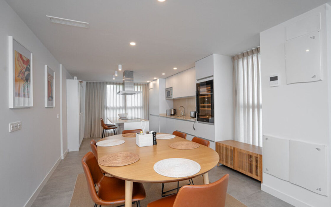 Квартира 3 комнаты 98 кв.м с террасой в Торрекебраде