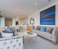 Двухквартирный дом в Марбелье с панорамным видом на море