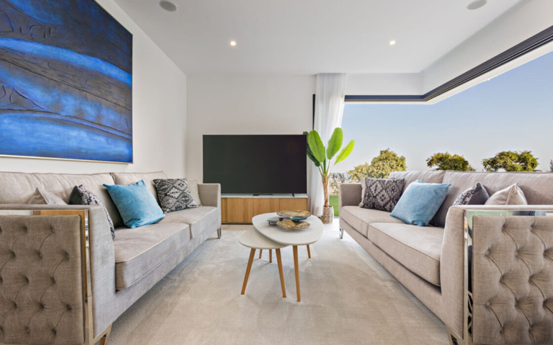 Двухквартирный дом в Марбелье с панорамным видом на море