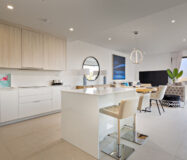 Двухквартирный дом в Марбелье с панорамным видом на море