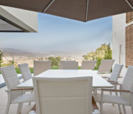 Двухквартирный дом в Марбелье с панорамным видом на море