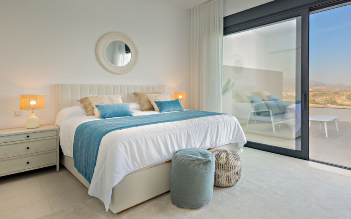 Двухквартирный дом в Марбелье с панорамным видом на море