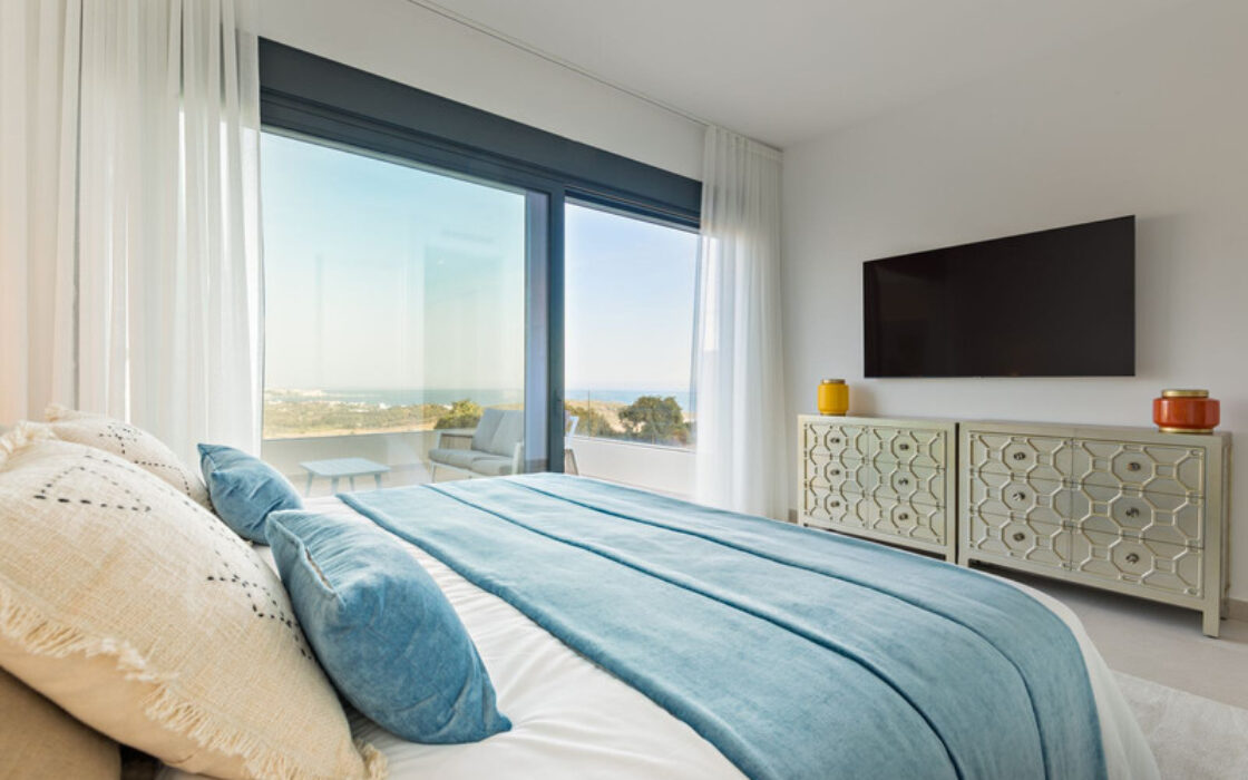 Двухквартирный дом в Марбелье с панорамным видом на море