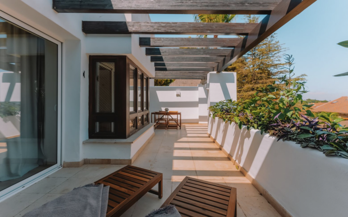 Трехкомнатный отель в Марбелье с террасой и видами