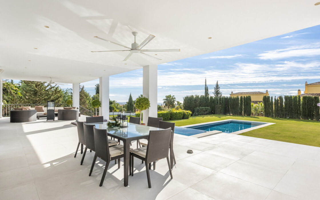 Елітна вілла в Cascada de Camoján, 1707 кв.м, тераса