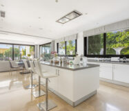 Елітна вілла в Cascada de Camoján, 1707 кв.м, тераса