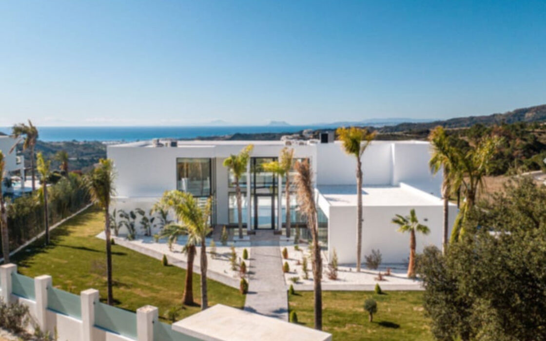 Вілла в Бенахавісі, 6 кімнат, тераса, 1174 кв.м